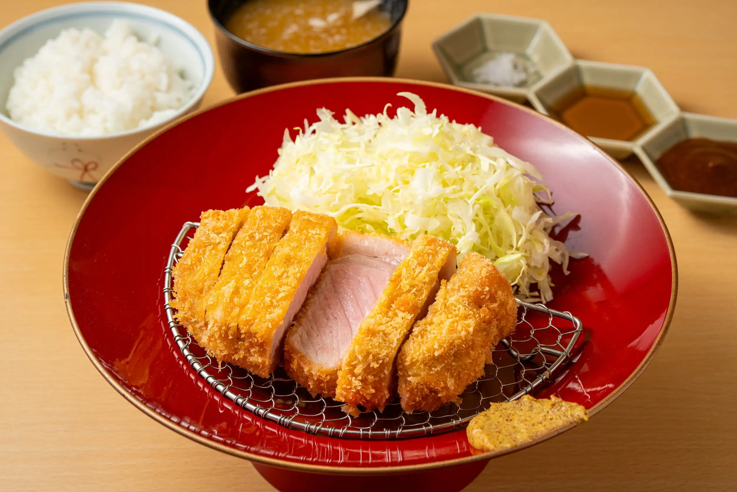 宮崎県産いもこ豚のロースカツ定食